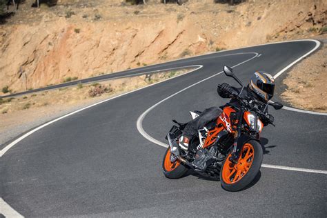 Ktm 390 Duke Gets A Facelift For 2017