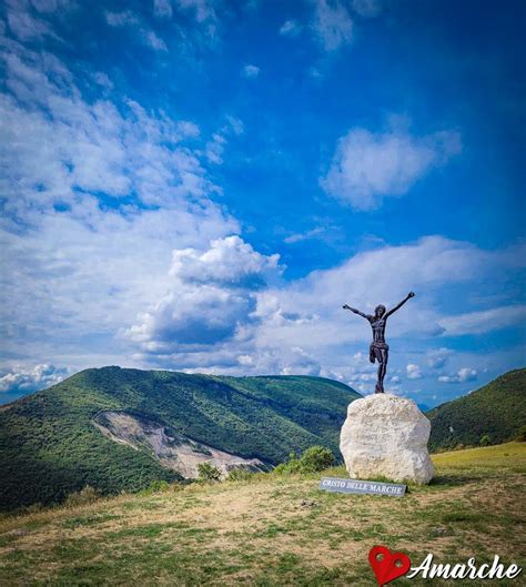 Cristo Delle Marche Trekking Dal Bosco Tassinete Cingoli