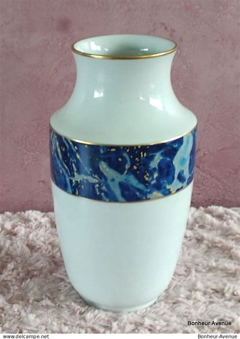 Vases Magnifique vase en porcelaine bleu et or estampillé Annie