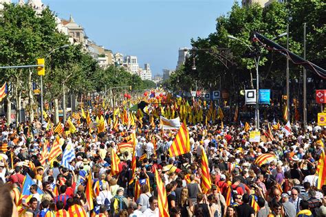 Manifestación En Barcelona Contra La Independencia De Cataluña Poblanerías En Línea