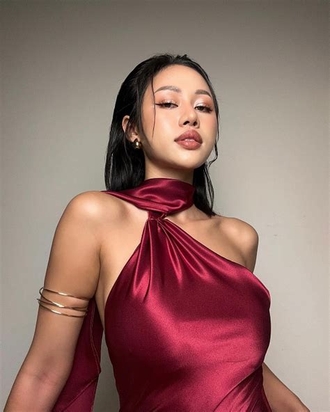 Nh Tiktoker Ph M M Linh Bikini Khoe V Ng Eo Thon Sexy