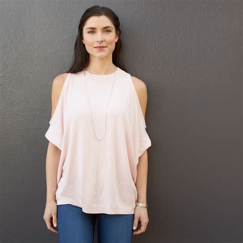 Trend Alert: Off-The-Shoulder Tops | Stitch Fix Blog | Bloglovin’