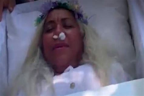 República Dominicana Mujer finge su muerte para ver cómo sería su funeral