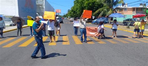 Urbis Bloqueo En El Coyol Por Falta De Agua Potable