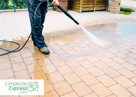 Cómo limpiar el suelo de la terraza Consejos útiles