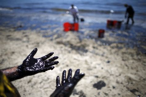 California Governor Declares State of Emergency After Oil Spill; Around ...