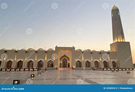 Imam Abdul Wahab Mosque: the Qatar State Grand Mosque Mosque Stock ...