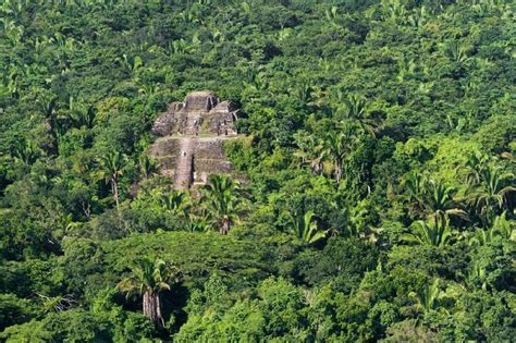 Les Plus Beaux Sites Mayas Le Mag Voyageurs Du Monde