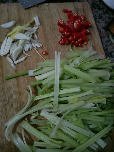 芹菜炒牛肚怎么做芹菜炒牛肚的做法阿桑姑娘豆果美食