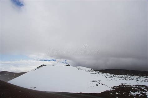 Mauna Kea Snow on Hawaii Island Stock Photo - Image of cold, clear ...