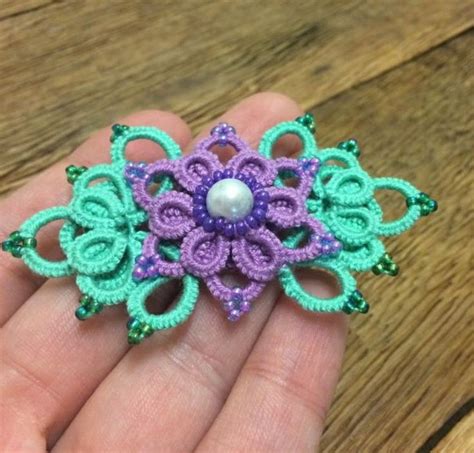 Pin Di Lyndi Booth Su Tatting Pizzo A Chiacchierino Spille Gioielli