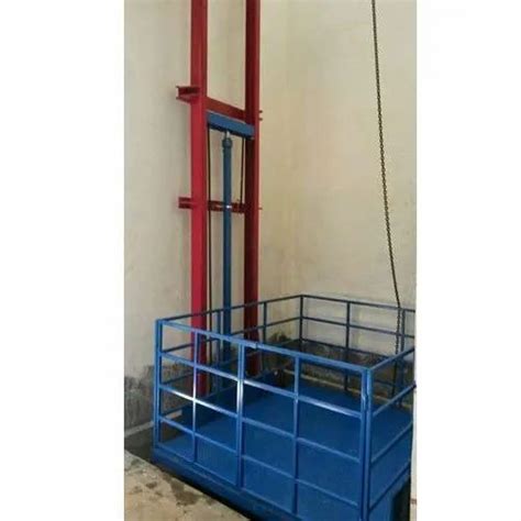 Stainless Steel Hydraulic Industrial Goods Lift Capacity 1 2 Ton At