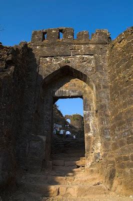 Trek FORTS: SINHGAD ( KONDHANA )