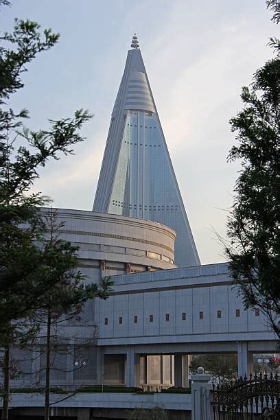 20+ Ryugyong Hotel Photos Stock Photos, Pictures & Royalty-Free Images ...