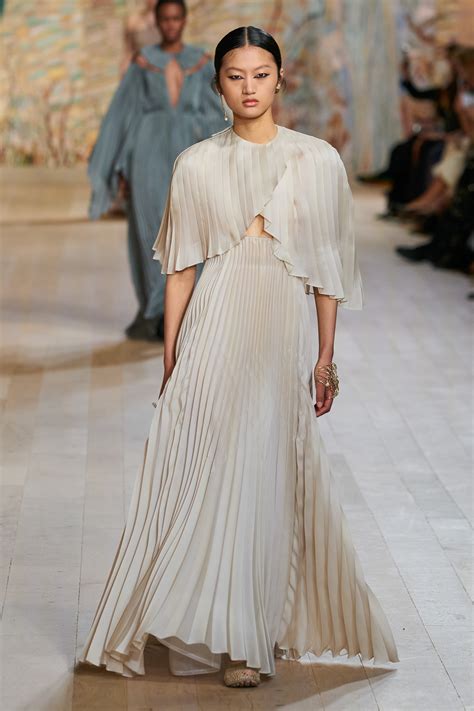 Christian Dior Fall 2021 Couture Fashion Show The Impression