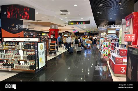 Duty free shopping at Gran Canaria Airport Stock Photo - Alamy