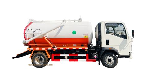 Customizable HOWO 4X2 6000 Litres 6cbm Vacuum Sewage Suction Tank Truck