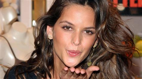 Izabel Goulart Hot Wallpaper 57713