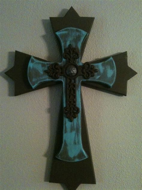 E's Unique Boutique: Decorative Wooden Crosses