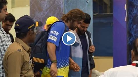 Watch Suresh Raina Helping Ms Dhoni When He Was Limping After The