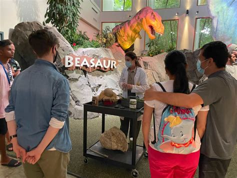 PHOTOS Jurassic Park Geneticists Return To The Discovery Center At