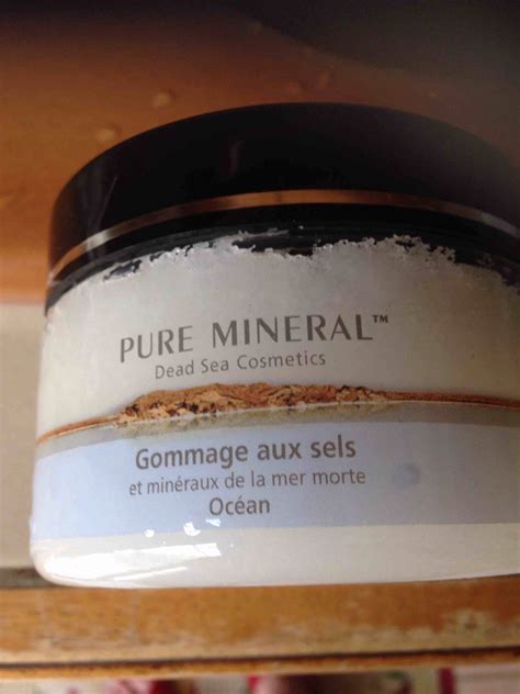 Composition PURE MINERAL Gommage aux sels et minéraux de la mer morte