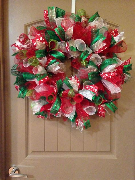 Lots of Christmas wreaths this past week! | Christmas wreaths, Wreaths ...