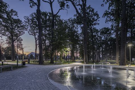 Le parc Dębinka à Łochów Lena Lighting S A