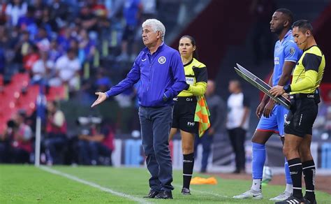 El Exótico Debut Del Tuca Ferretti Como Dt De Cruz Azul