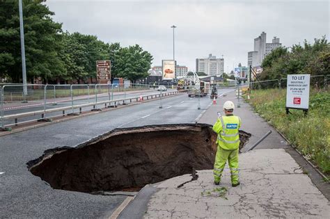 A New Sinkhole Has Opened Up In Manchester Near To Where A Giant 40