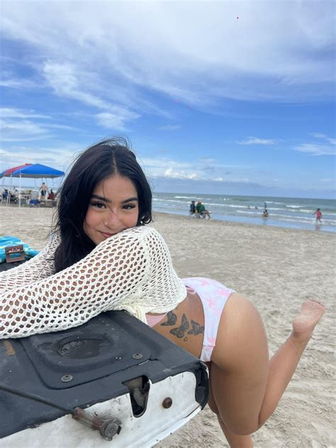 G88su : r/bikinigirlsonly