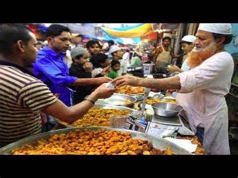 Amazing Street Food In Charminar Hyderabad Ramzan Food Walk Youtube