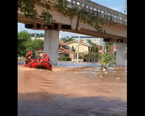 Bombeiros do ES já salvaram mais de 150 pessoas e 27 animais nas