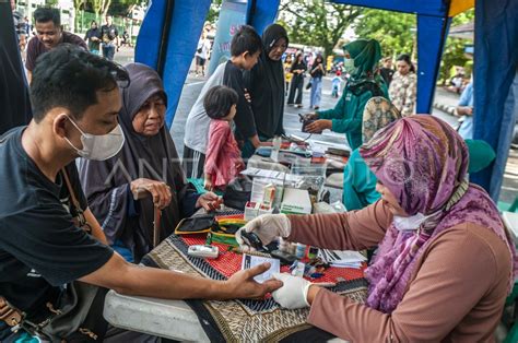 PEMERIKSAAN KESEHATAN GRATIS SAAT CFD ANTARA Foto