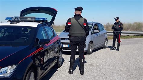 Reggio Emilia Senza Patente Alla Guida Di Un Auto Rubata