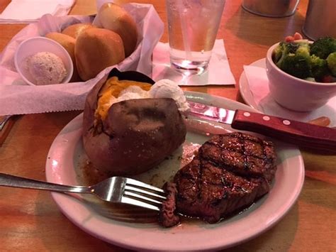 6 Oz Sirloin Steak Picture Of Logan S Roadhouse Macon Tripadvisor