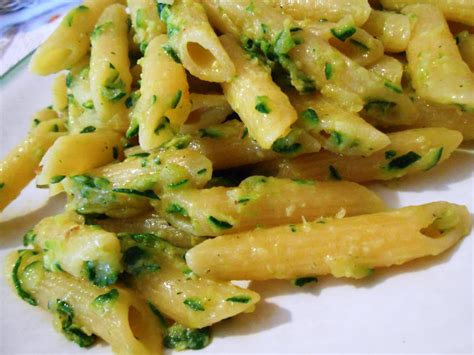 Receta De Pasta Con Calabacin Macarrones Con Calabacin Penne Con