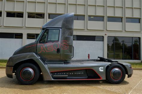 Cummins unveils next gen truck tractors and one is electric