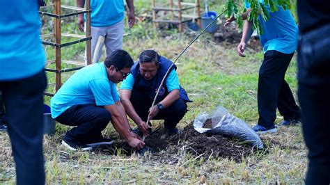 Peringati Hari Bakti PU Ke 78 Mas Aji Lakukan Aksi Penghijauan Dan