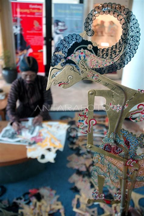 PAMERAN KOLEKSI WAYANG ANTARA Foto