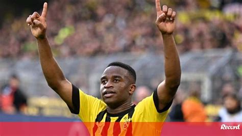 Borussia Dortmund mira contratação de brasileiro Yan Couto Descubra o