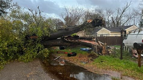 Storm damage: Videos, photos show aftermath of storms in Southeast ...