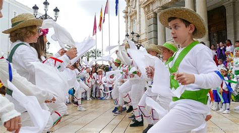 El Pasacalles Escolar Del Carnaval Se Aplaza Al Martes Por El Viento