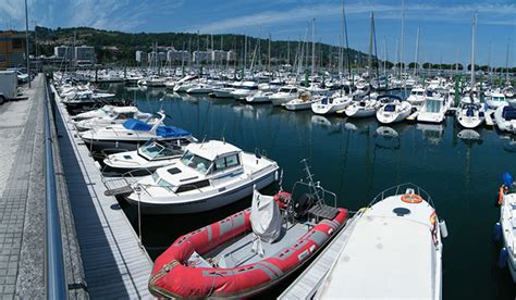 Puerto Deportivo De Hondaarribia Hondarribia Una Ciudad Para Parar El