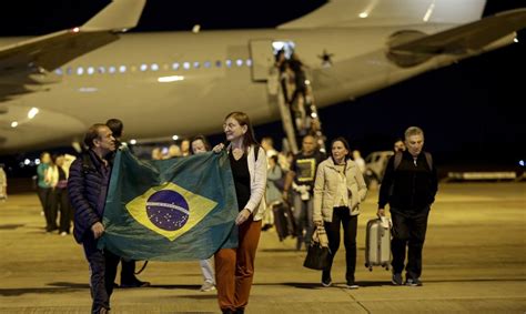 Primeiro Voo Brasileiros Repatriados De Israel Chega Ao Pa S O