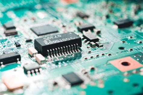 Common Applications of Parallel Circuits | GBC Electronics Technician