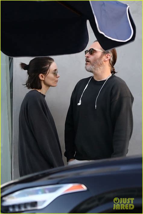 Rooney Mara Joaquin Phoenix Keep A Low Profile At Lunch Photo