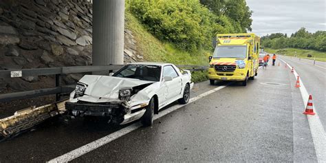 Unfall Bei Autoeinfahrt Rapperswil Jona