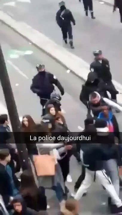 Un policier en civil met des coups de matraque à un lycéen Vidéo