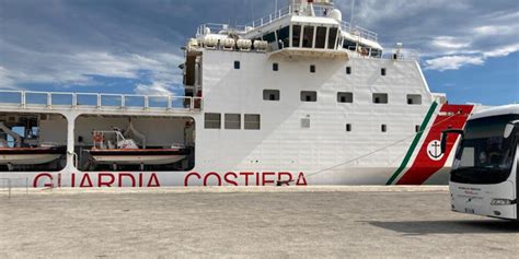 Festino Al Porto Di Palermo Sar Possibile Visitare La Nave Diciotti